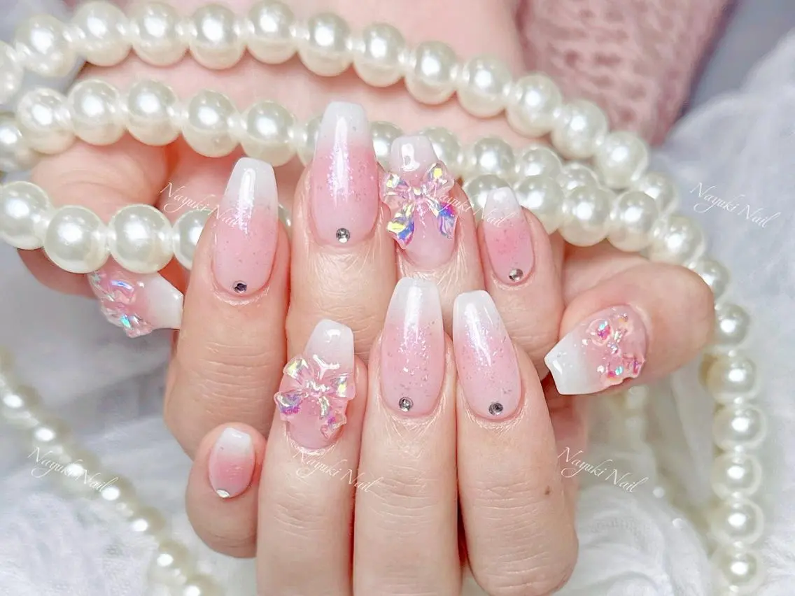 ネイル 🦋 Queenieのネイルデザイン
