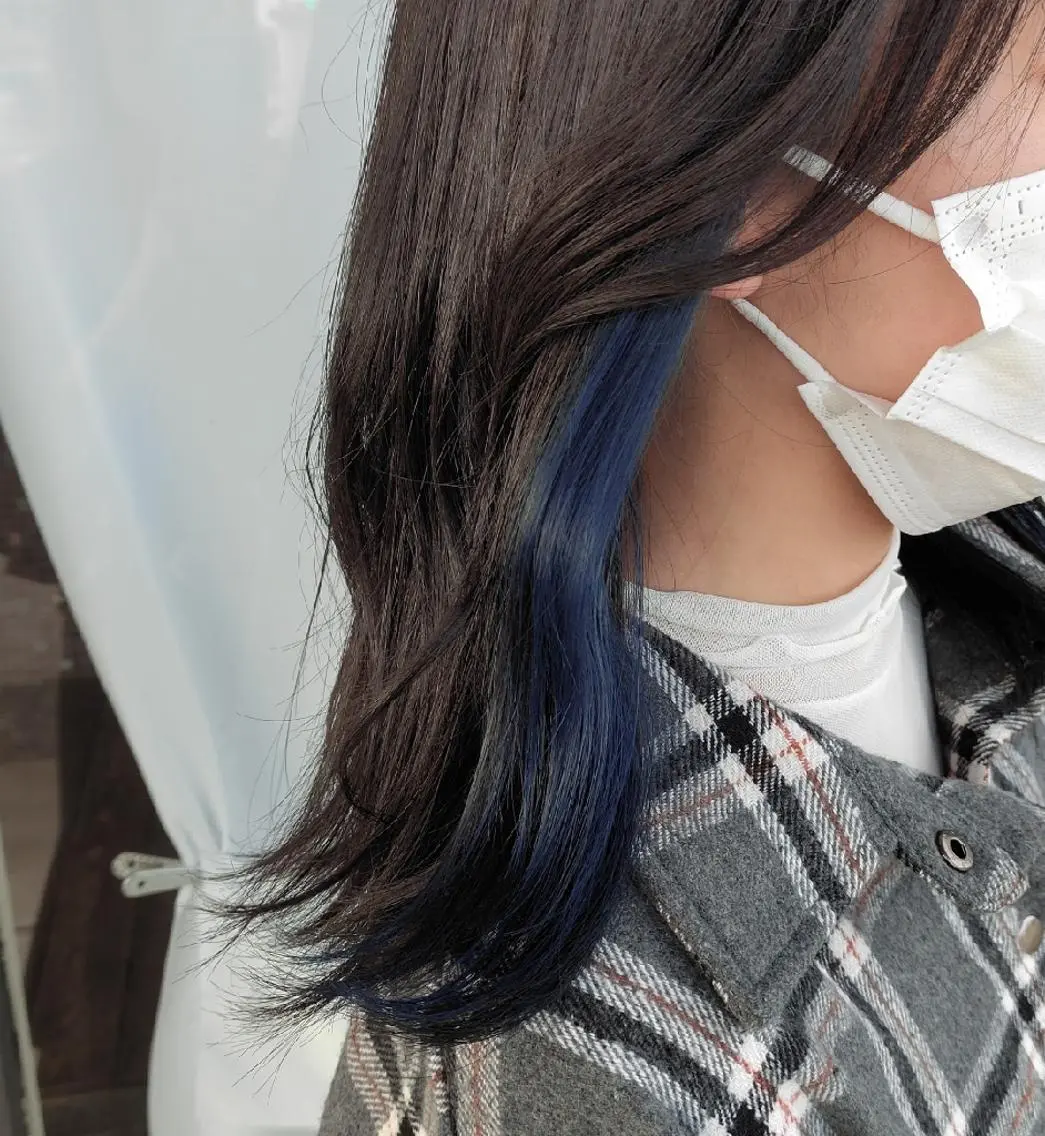 セミロング カラー ブルーカラー インナーカラー 🥀熊澤 茉美🥀のヘアスタイル