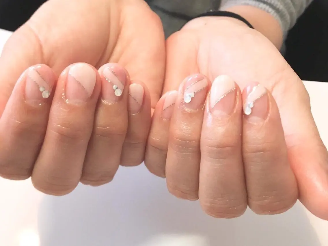ネイル ストーンネイル 近藤 美春のネイルデザイン