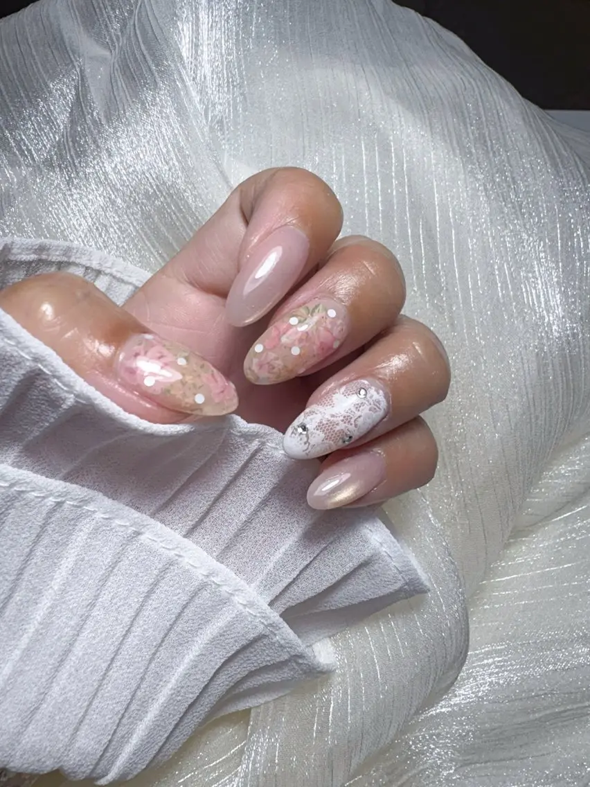 ネイル ガーリー レース 持ち込み ニュアンスネイル ストーンネイル ハンドネイル nail salon minthのネイルデザイン
