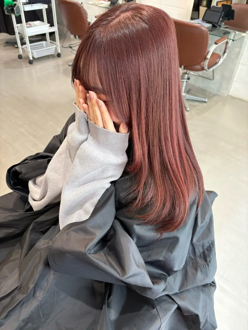 セミロング 顔まわりレイヤー 顔周りカット レイヤーカット カット ヘアカラー chic  有山 美瑠のヘアスタイル