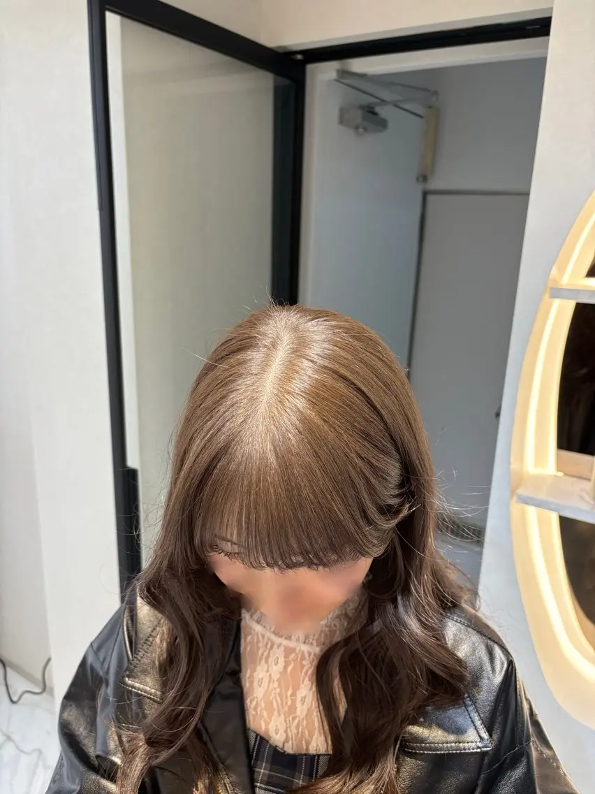 ロング カラー パーマ ベージュカラー ブリーチ 透明感カラー ダブルカラー グレージュ TOMO/ブリーチ 無しオリーブのヘアスタイル