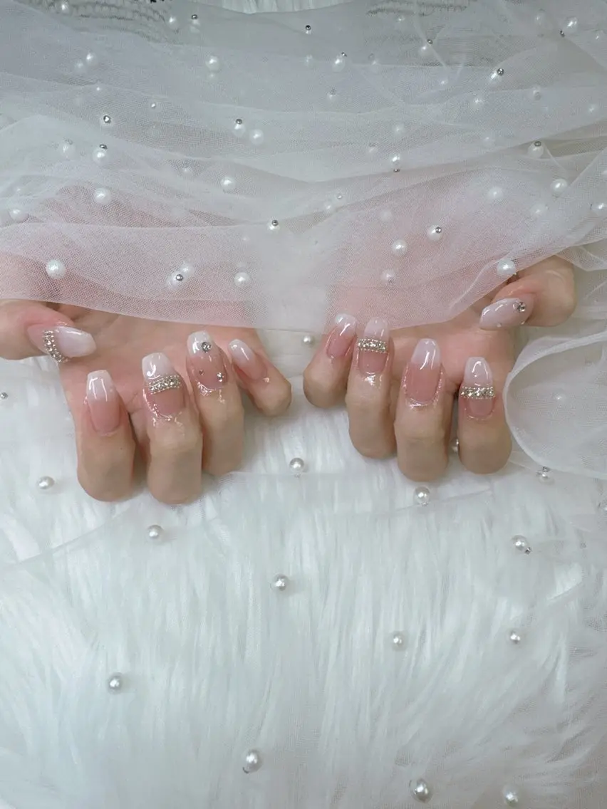 ネイル ジェルネイル キラキラネイル ロングネイル マグネットネイル ワンカラーネイル ハンドネイル Queeens nailのネイルデザイン