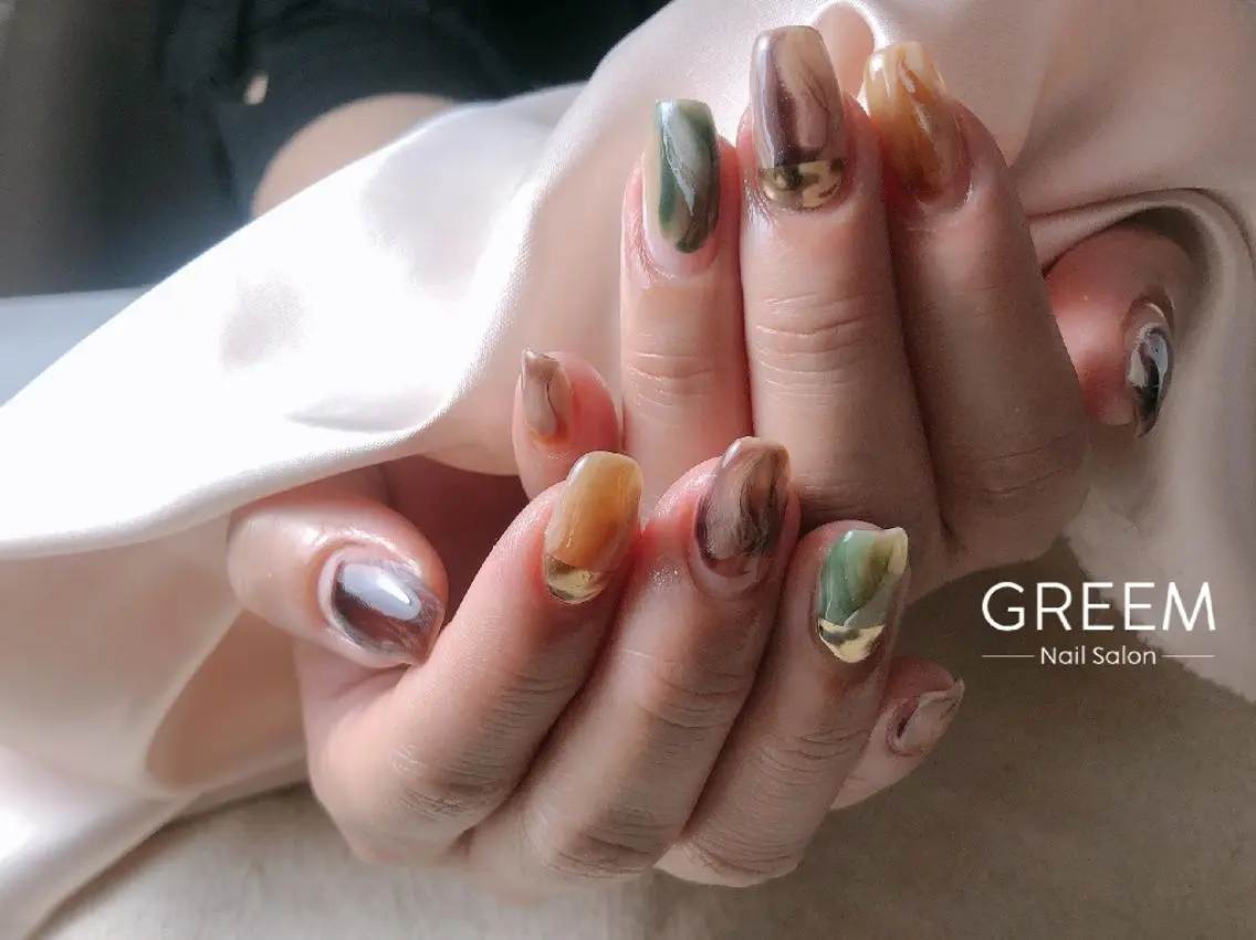ネイル ミラーネイル ニュアンスネイル GREEM グリームのネイルデザイン