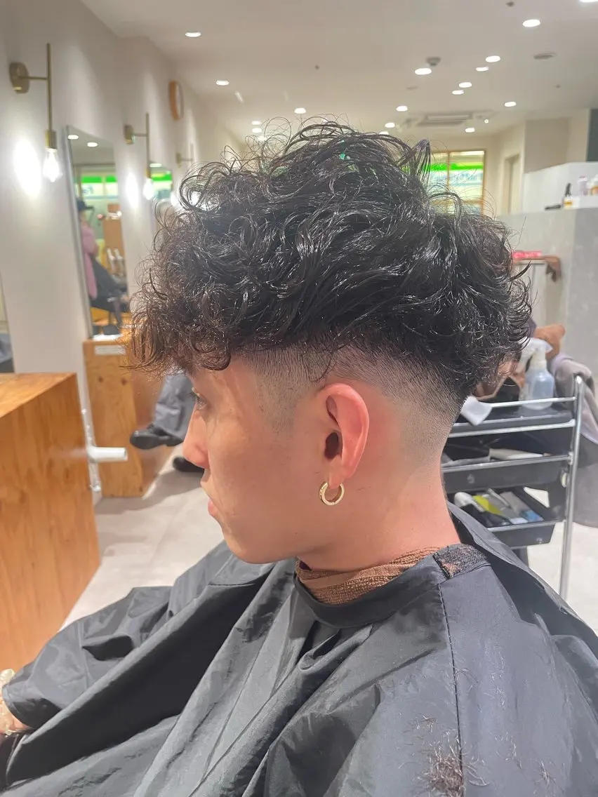 メンズ スペインカール カット パーマ ENN藤本 大輝艶感カラーのヘアスタイル