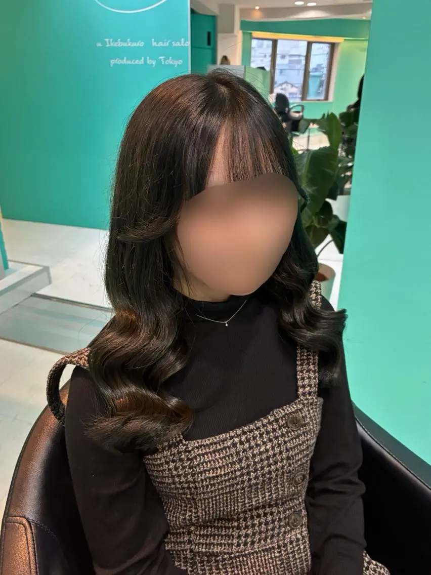 ロング カラー ヘアアレンジ グレージュ オリーブグレージュ オリーブグレー ヘアカラー 池袋西口🐰かな ヘアアレンジのヘアスタイル