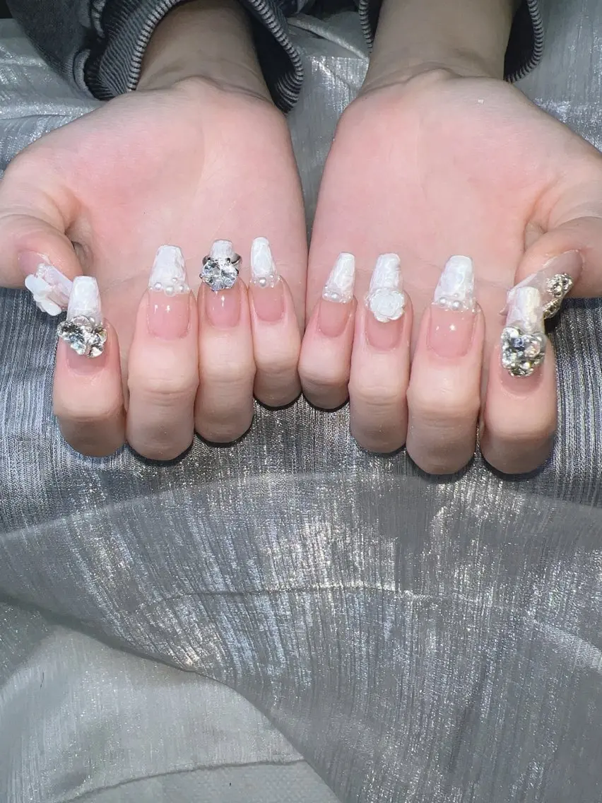 ネイル ハンドネイル Lee Nailsのネイルデザイン