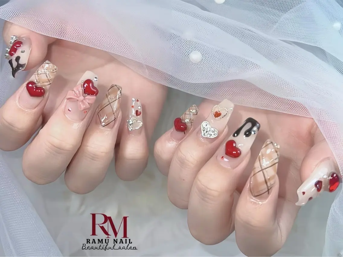 ネイル キラキラネイル マグネットネイル ミラーネイル ピンク ワンホンネイル ハンドネイル RAMU Nail 恵比寿店のネイルデザイン