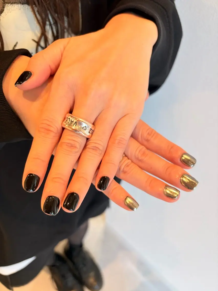 ❥ミラーネイル🪞🩶💅【オフあり】の写真