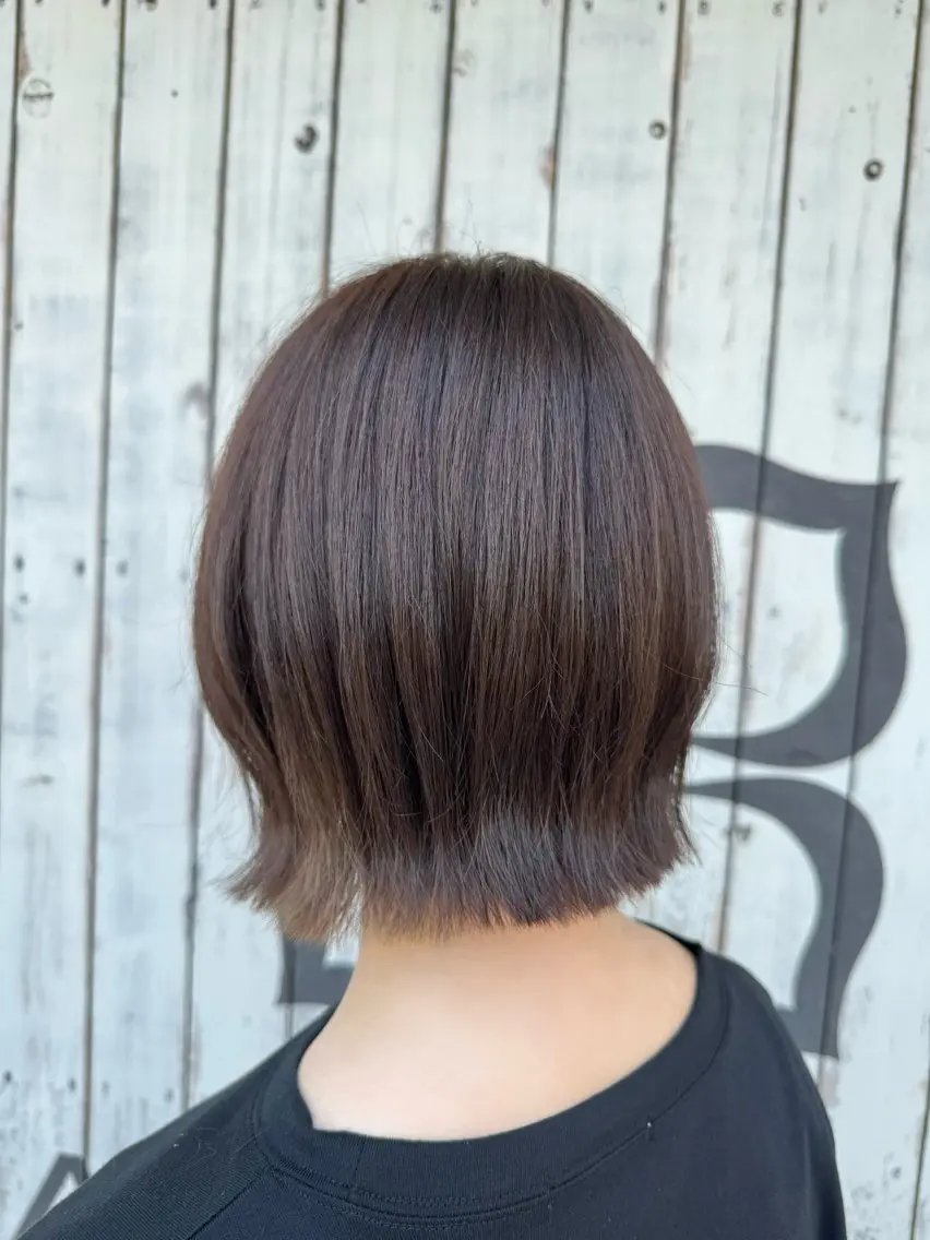 ショート 切りっぱなしボブ ボブ 外ハネヘア ヘアカラー トリートメント 中川 真帆のヘアスタイル