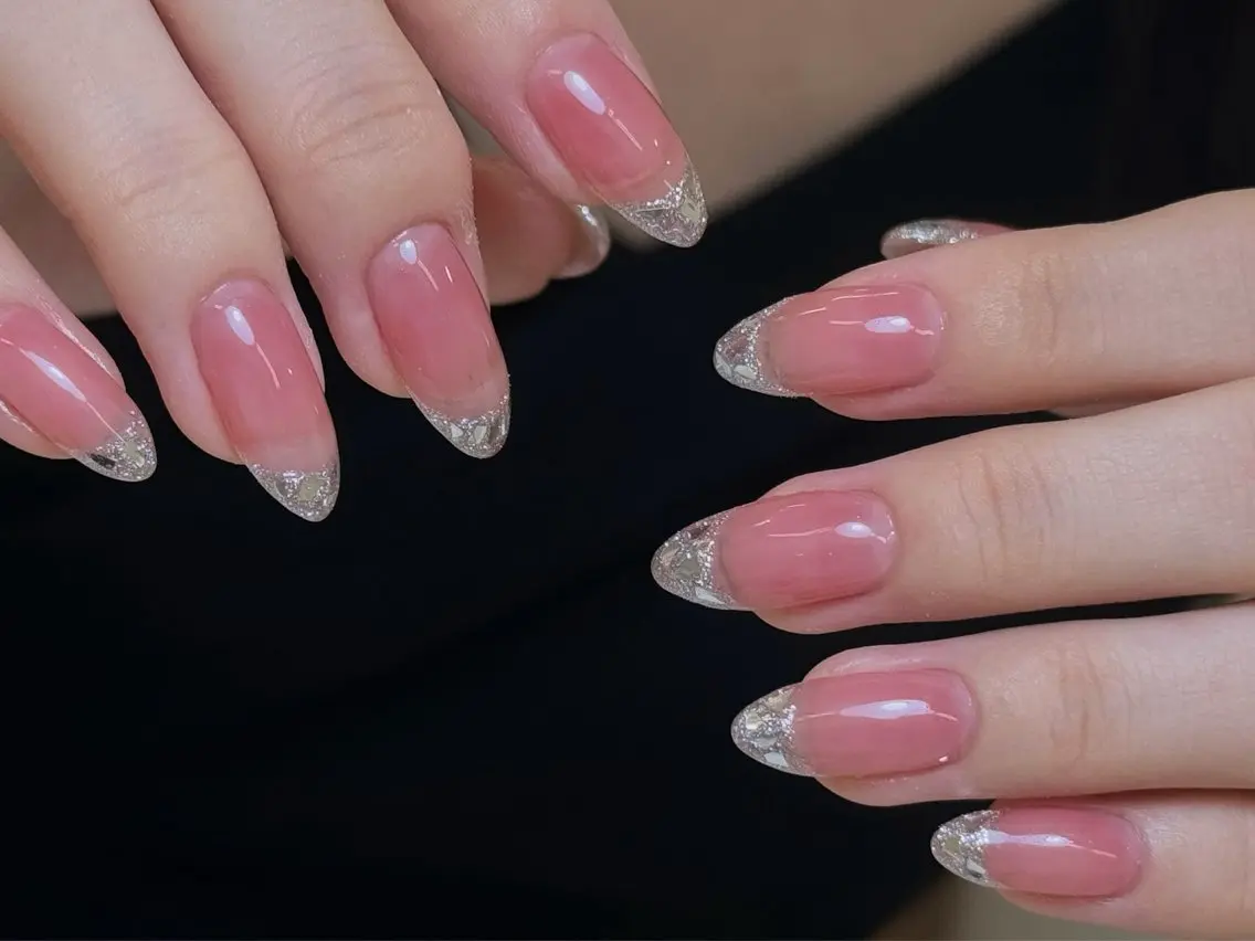 ネイル チークネイル フレンチネイル 韓国ネイル マグネットネイル 持ち込み ハンドネイル Hi nail🎀 池袋kozueのネイルデザイン