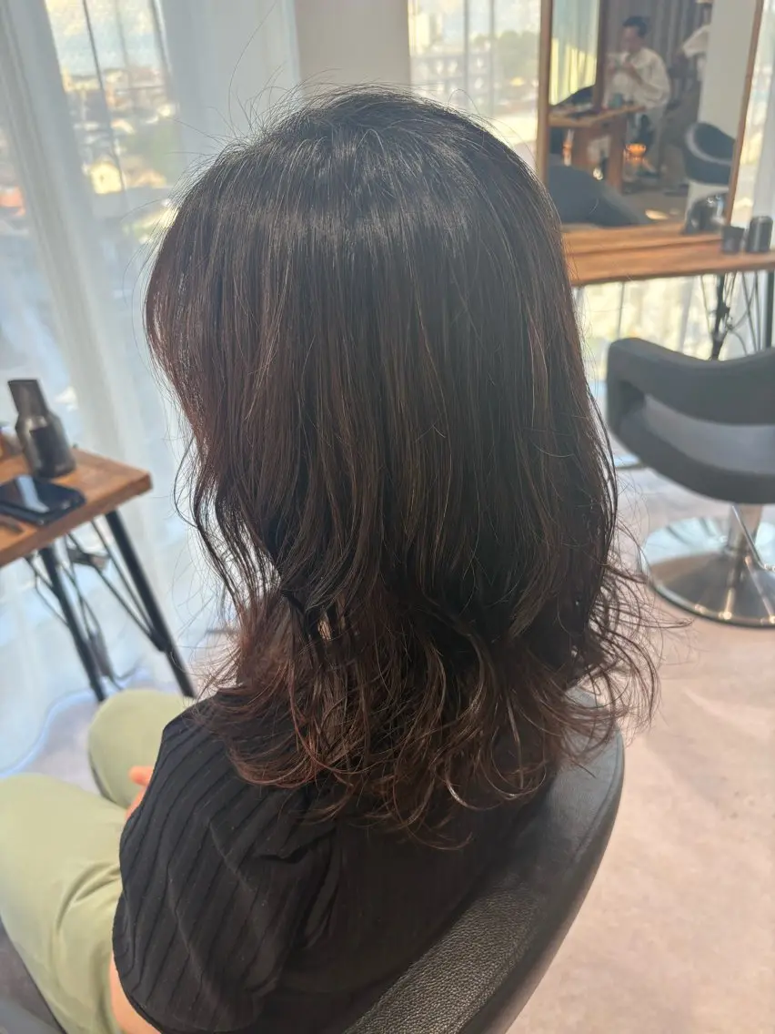 ミディアム パーマ ミディアムパーマ カット パーマ aina / n.w.hのヘアスタイル