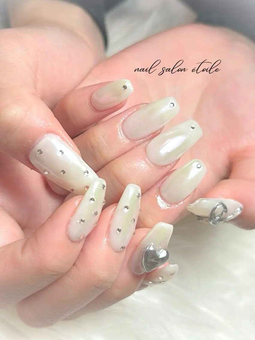 ネイル オーロラネイル ハート ロングネイル ストーンネイル ハンドネイル nail salon étoileのネイルデザイン