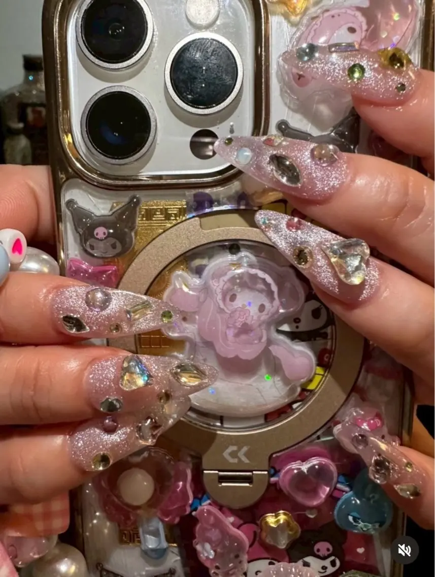 ネイル ハンドネイル SHIORI 📍渋谷 / 円山町のネイルデザイン
