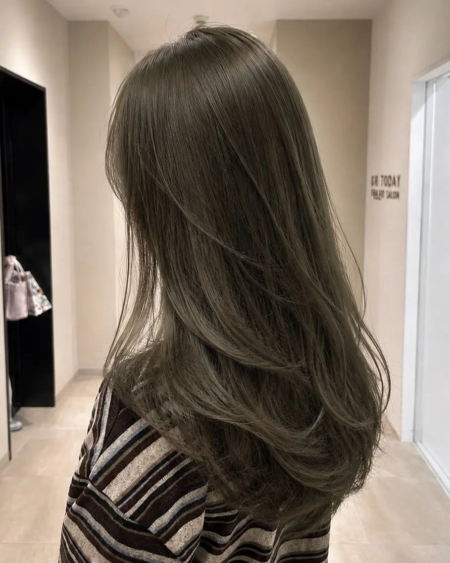 セミロング ヘアカラー 🤍ワンホンヘア 🤍Rikuto🤍のヘアスタイル
