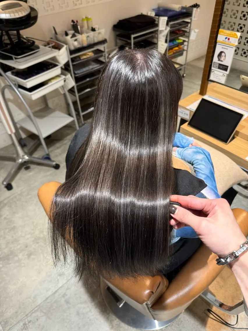 ZIP式白髪ぼかしハイライト&カットの写真