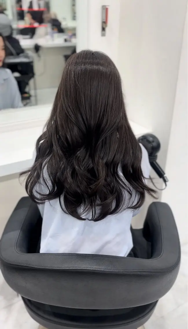 ロング カット ヘアカラー トリートメント ヘッドスパ ヘアセット 赤髪/ワインレッド/ 韓国系 まなかのヘアスタイル