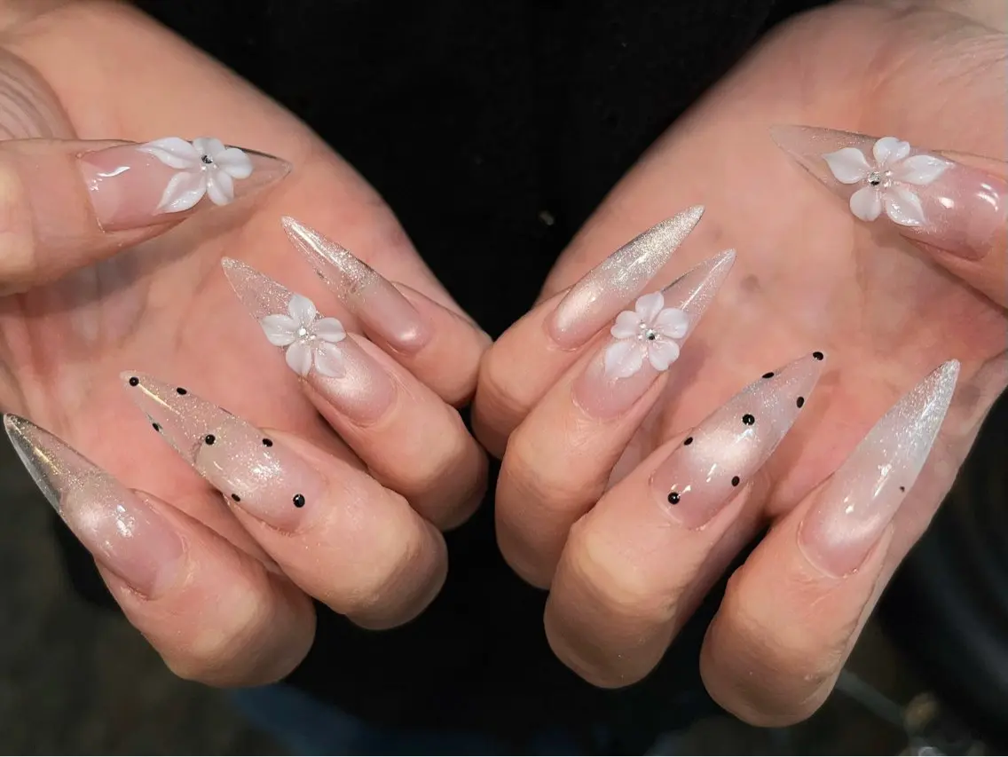 ネイル アートネイル オーロラネイル フレンチネイル ジェルネイル グラデーション ハンドネイル Sora  Nail 長さ出し専門店のネイルデザイン