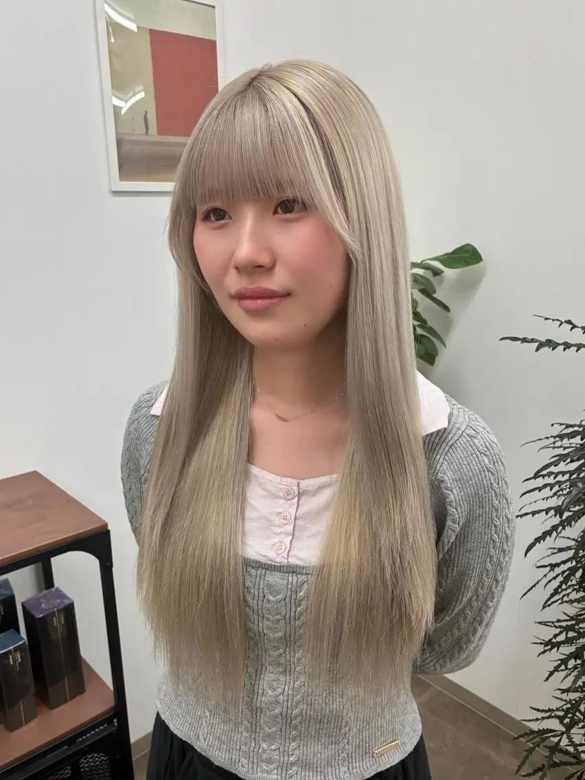 ロング カラー グレージュ ヘアカラー ENV船橋 櫻井ちののヘアスタイル