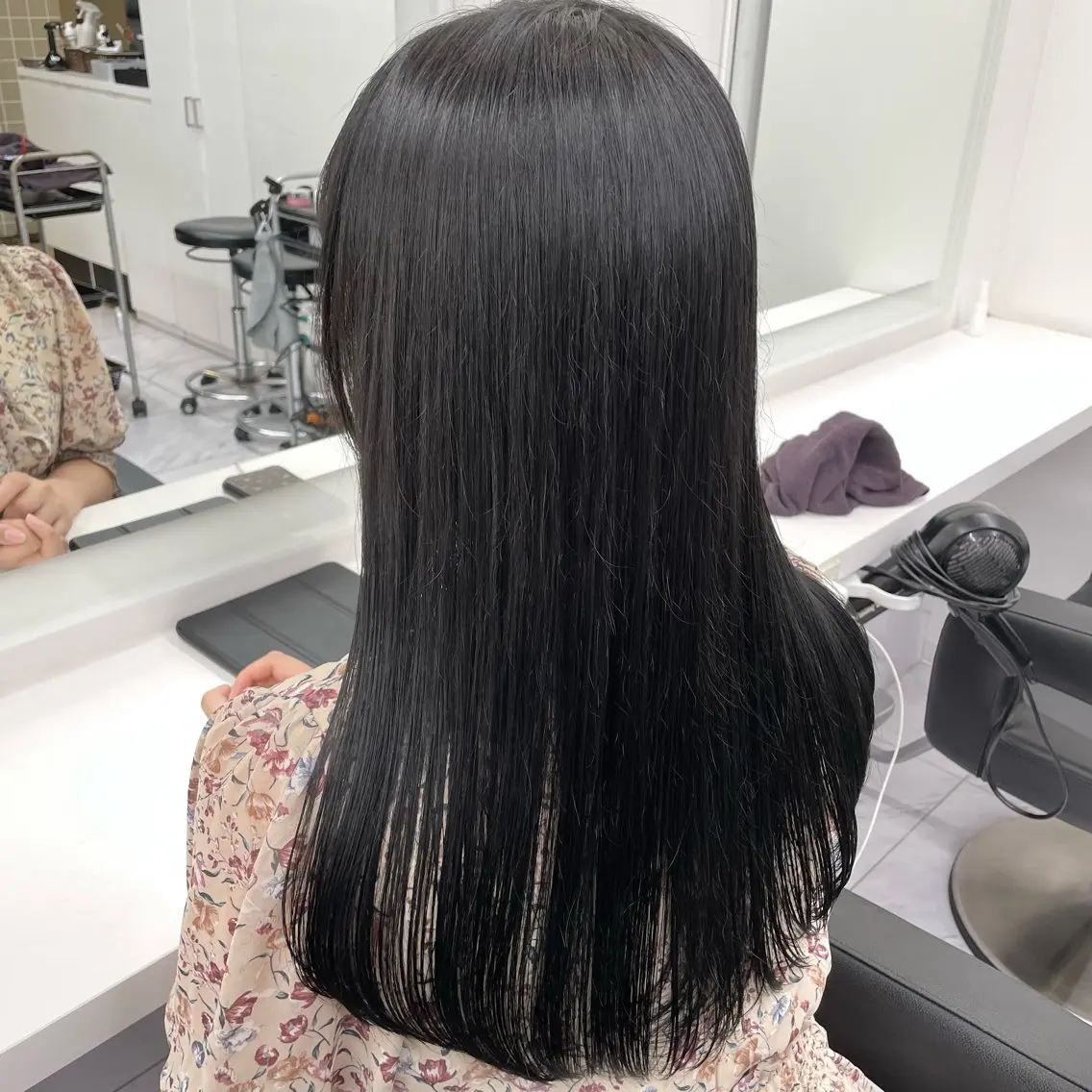セミロング カラー ヘアアレンジ 韓国レイヤー＆ピンク 艶髪🩶maikoのヘアスタイル