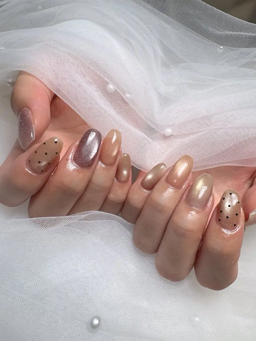 ネイル フットネイル フレンチネイル ガラスフレンチ キラキラネイル 持ち込み ハンドネイル Queeens nailのネイルデザイン