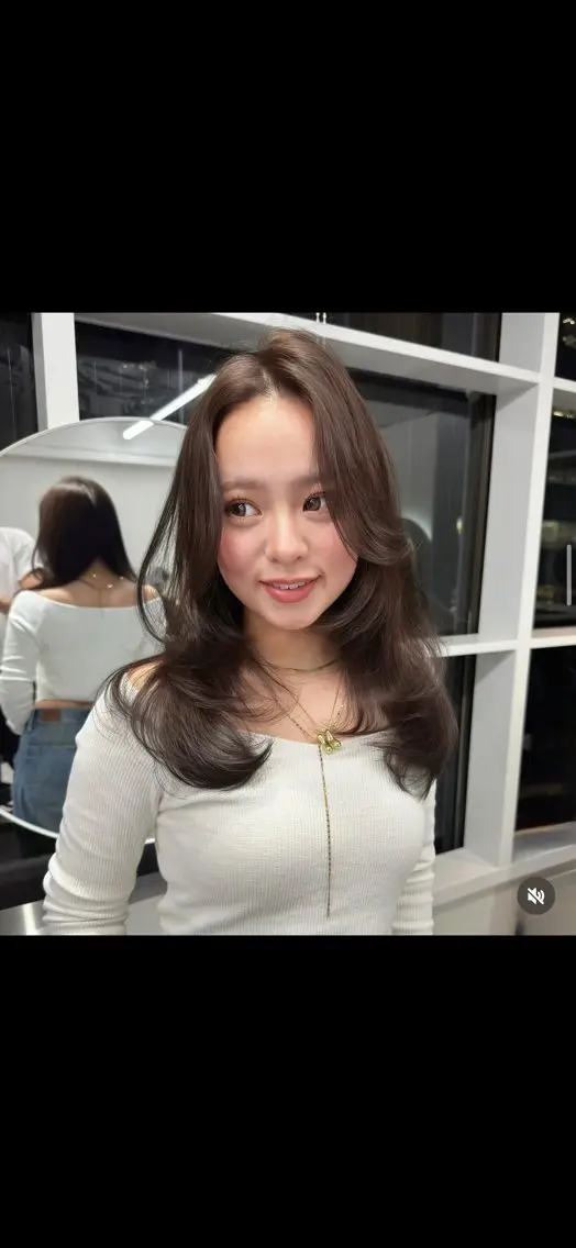 セミロング カラー ヘアアレンジ レイヤーカット カット ヘアカラー トリートメント ヘアセット 韓国レイヤー/ツヤ髪 🤍kosuke🤍のヘアスタイル