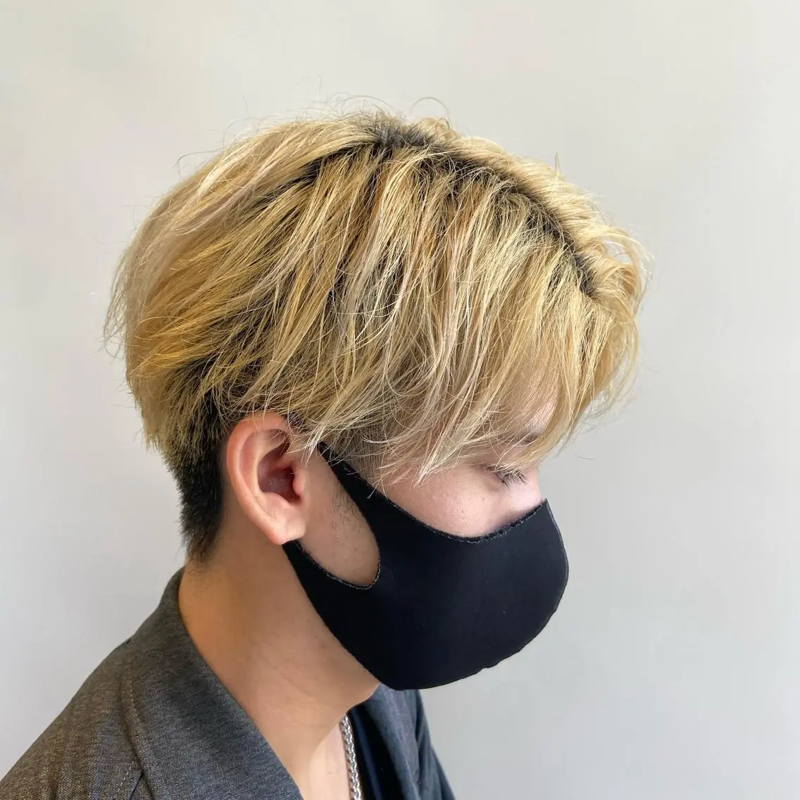 カラー メンズ メンズハイトーン ブロンド ダブルカラー ハイトーンカラー メンズ縮毛矯正 ♠️店長下平隼人のヘアスタイル
