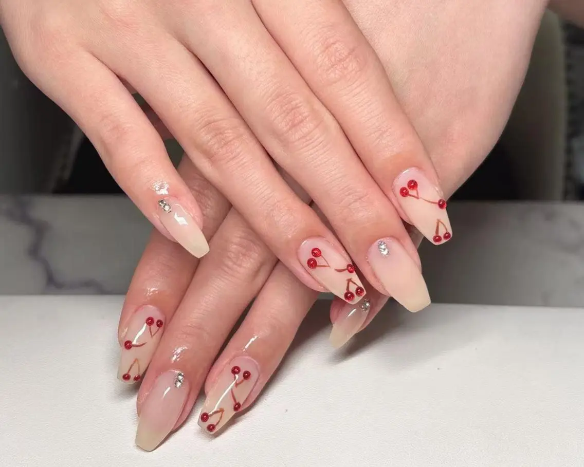 ネイル Chiara 長さだしのネイルデザイン
