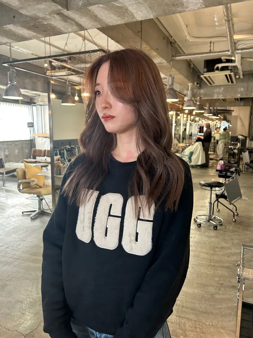 ロング カラー ブリーチ ブラウンカラー ハイライトカラー 顔まわりレイヤー 顔周りカット ヘアカラー keen 立川のヘアスタイル