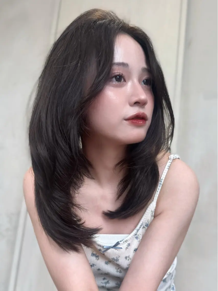 ミディアム カラー ブラウンカラー 透明感カラー グレージュ シアーグレージュ くびれヘア カット ヘアカラー トリートメント 小顔くびれヘア 顔まわり銀座/さやかのヘアスタイル