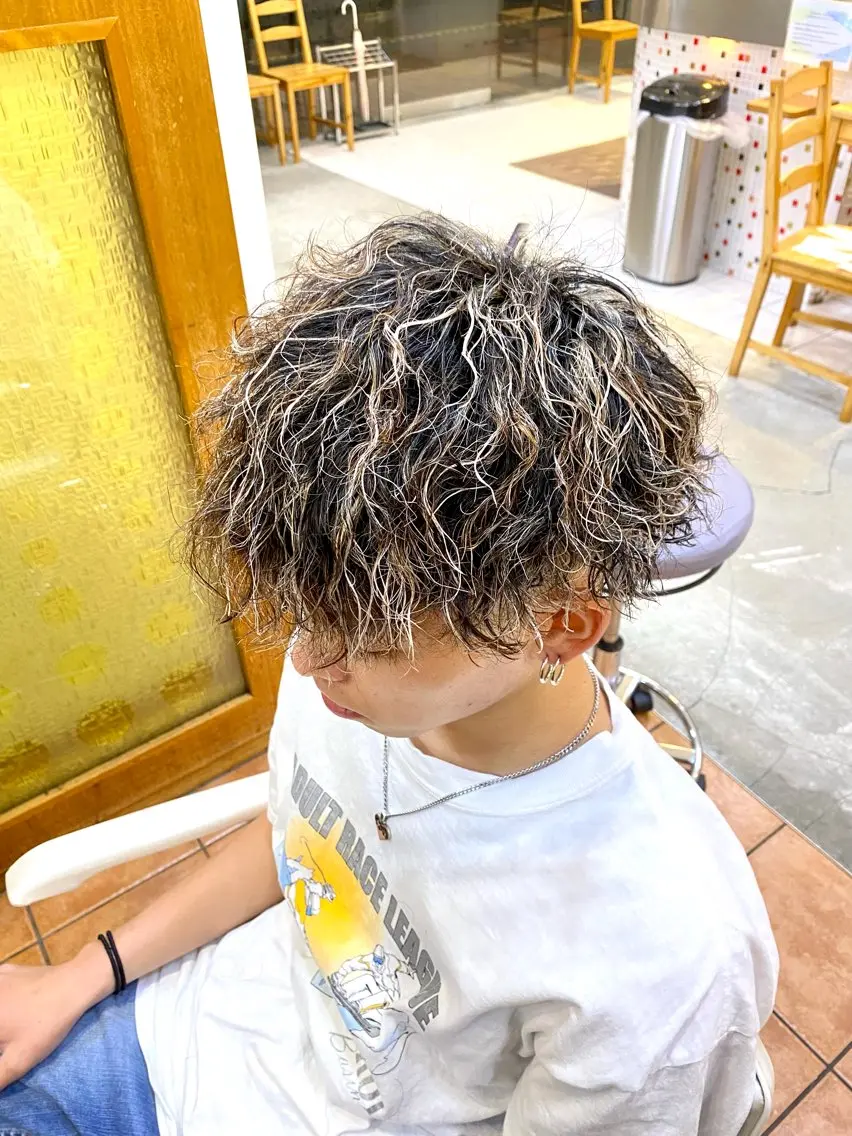 カラー パーマ メンズ プロフィールを ご覧くださいのヘアスタイル