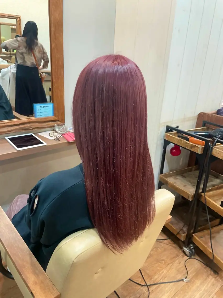 ロング ヘアカラー オオシマ ミユのヘアスタイル