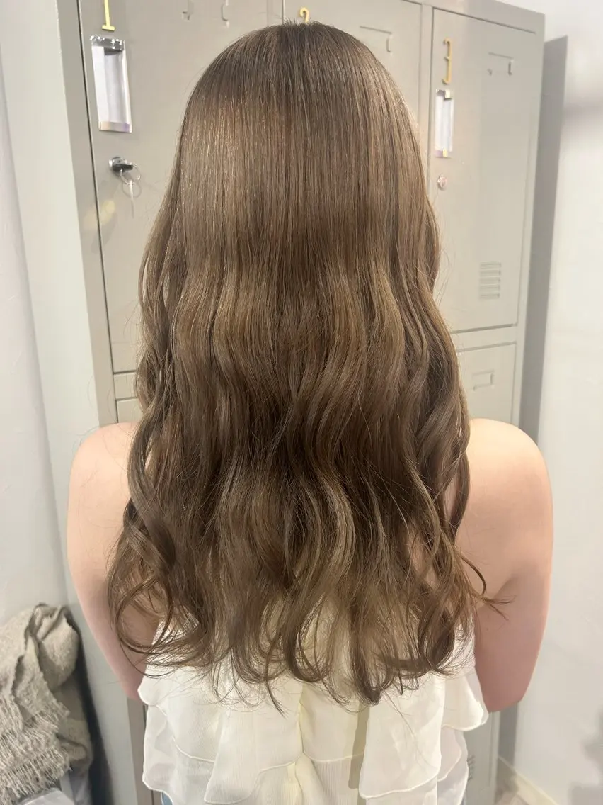 カラー ベージュカラー オリーブベージュ [lani ] konatsuのヘアスタイル