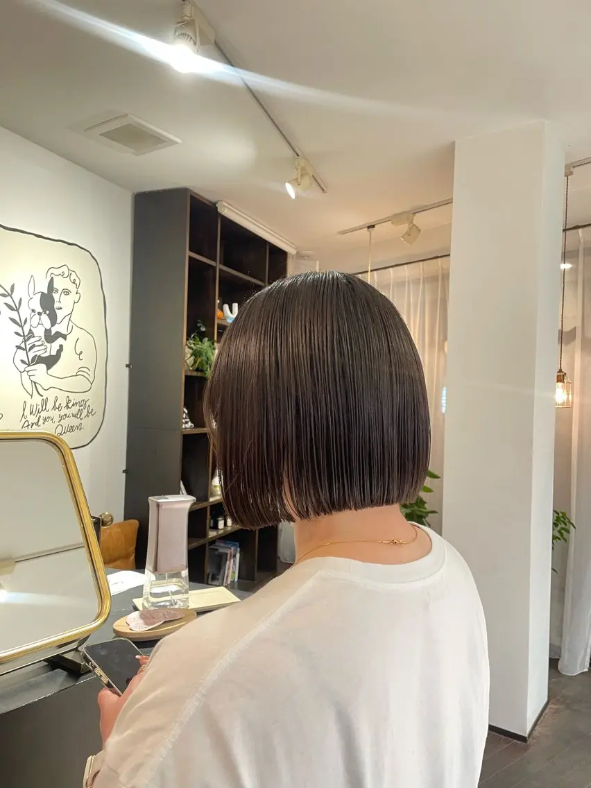 ショート ボブ 小顔カット 西野 優夏のヘアスタイル