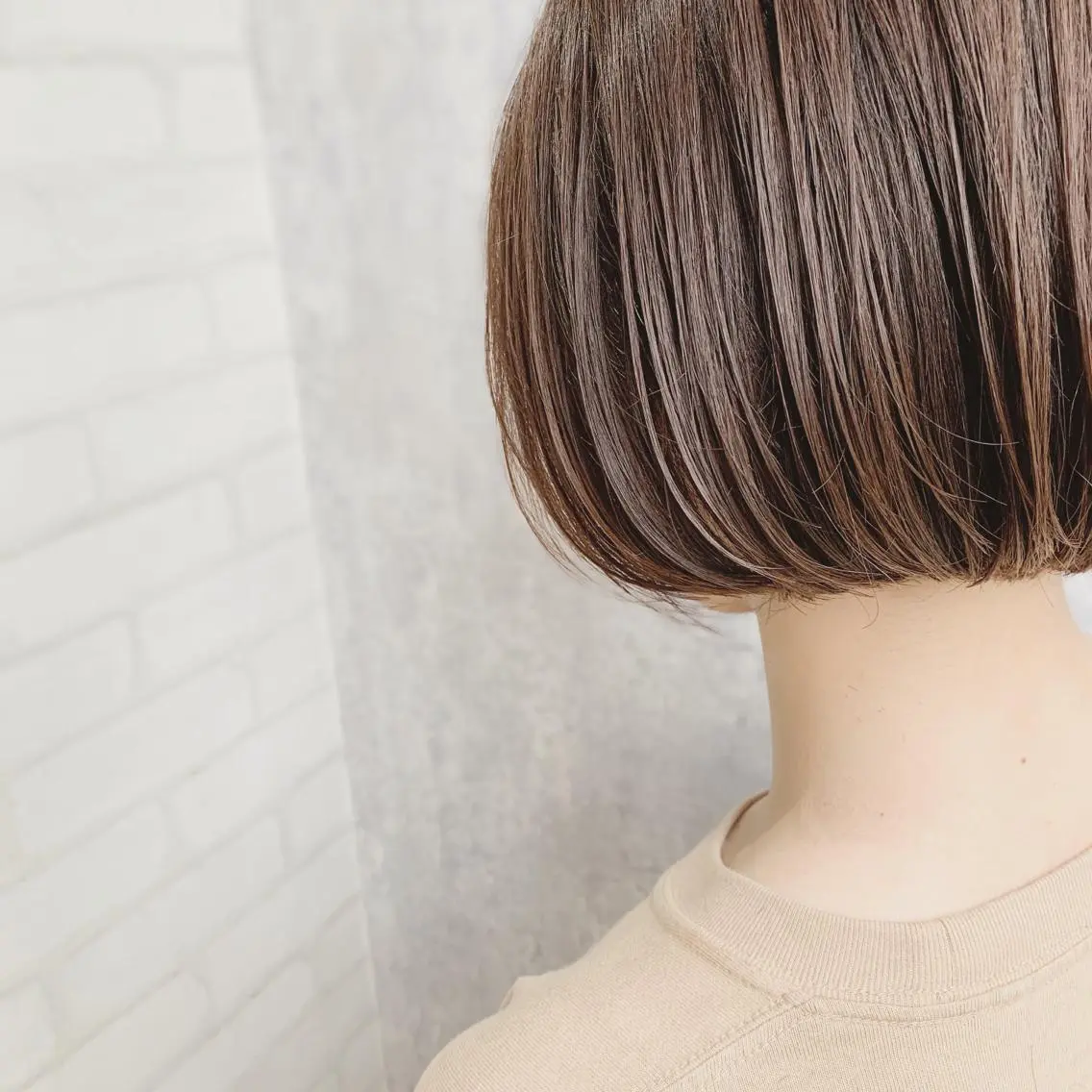 ショート アッシュ ラベンダーベージュ ボブ 外国人風カラー ハイライト カット ヘアカラー トリートメント Zina福岡天神🪞 髪質改善🪞レイヤーのヘアスタイル