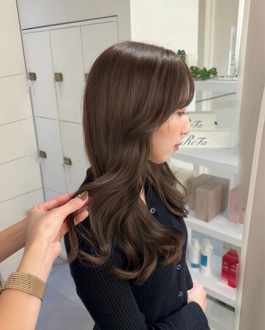 ロング カット ヘアカラー ELENA🎀 / 似合わせ / 透明感のヘアスタイル