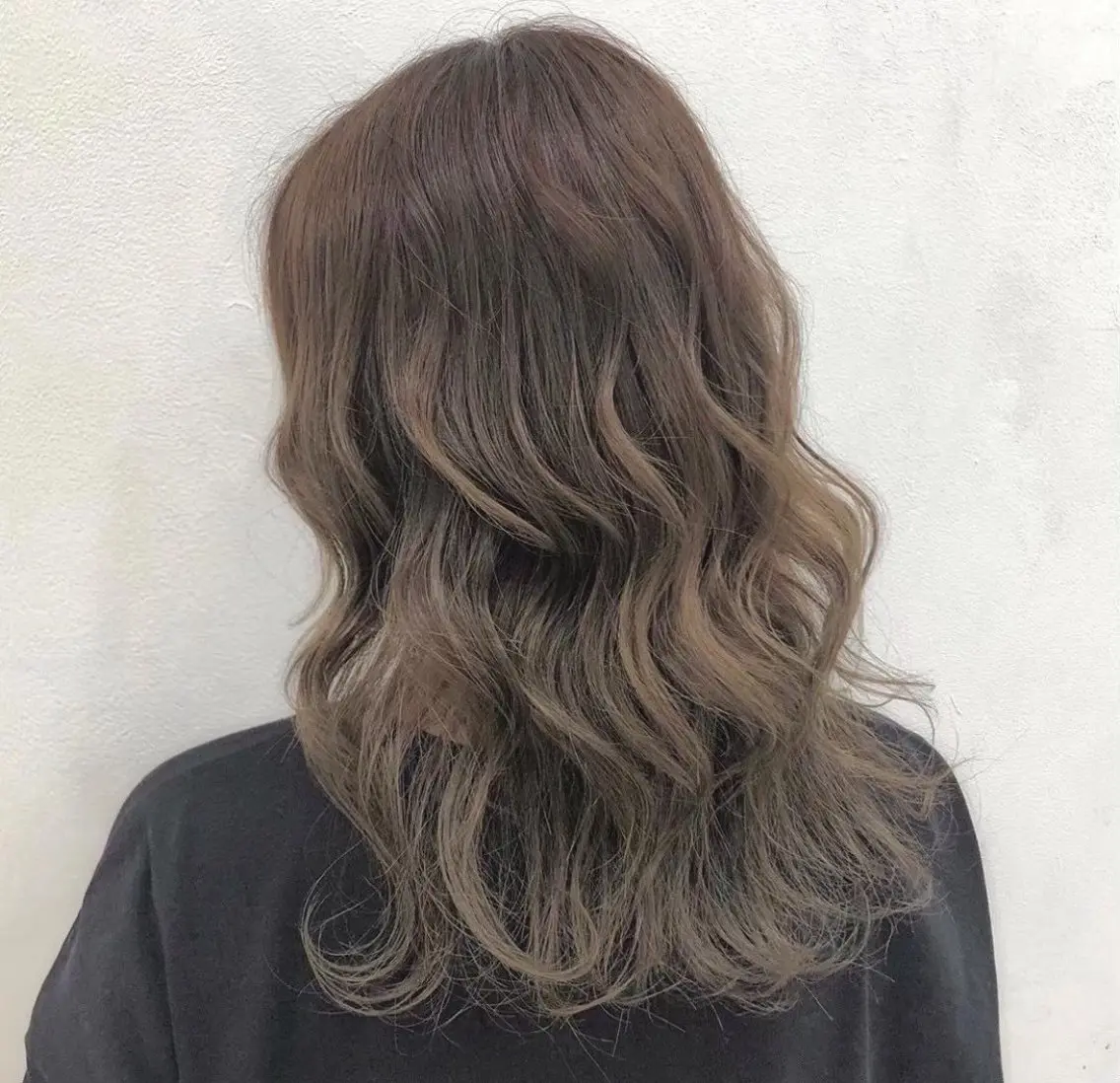 セミロング カラー ヘアカラー 🫧透明感 ×艶🫧 吉田 陽菜のヘアスタイル