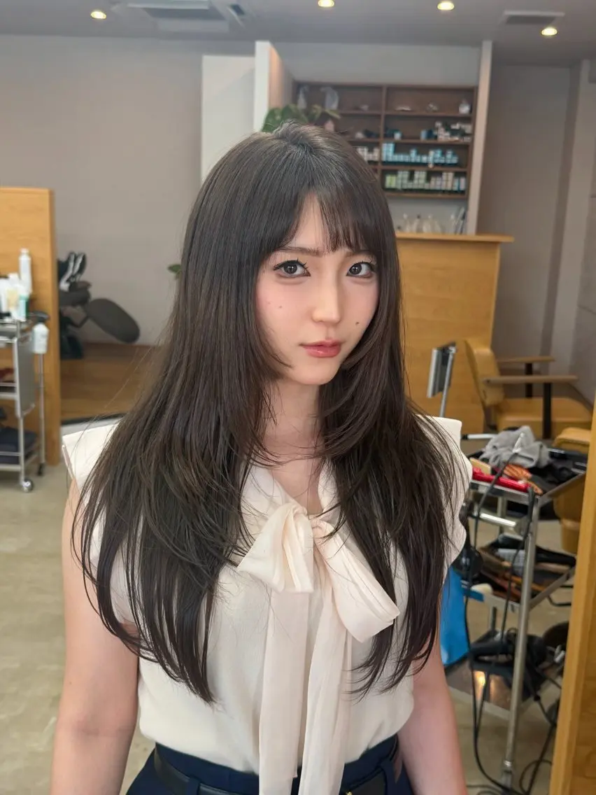 ロング レイヤーカット カット ヘアカラー トリートメント SEE-SAW． MANAKAのヘアスタイル