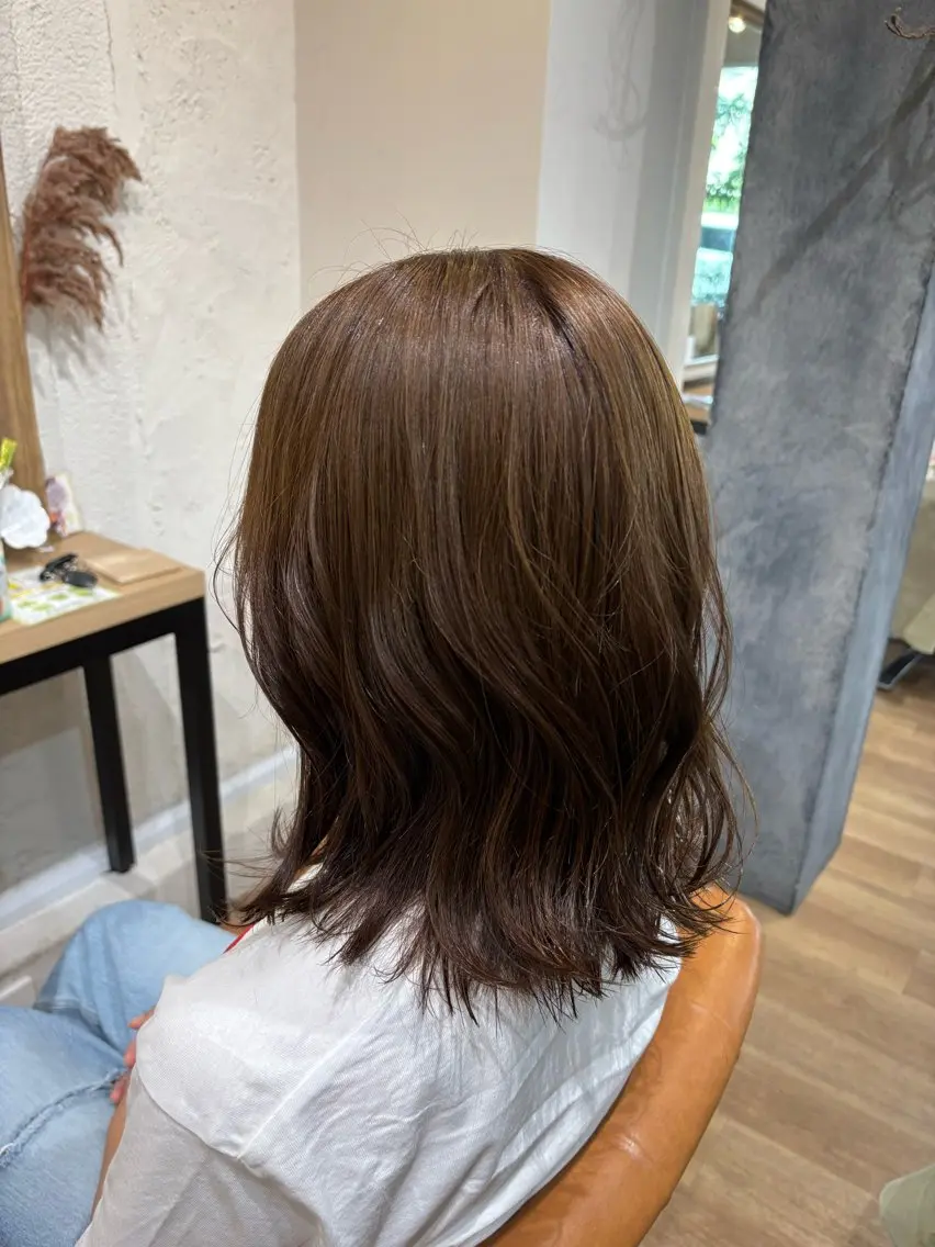 ミディアム カラー ブラウンカラー マロンブラウン bisou hair Kayanoのヘアスタイル