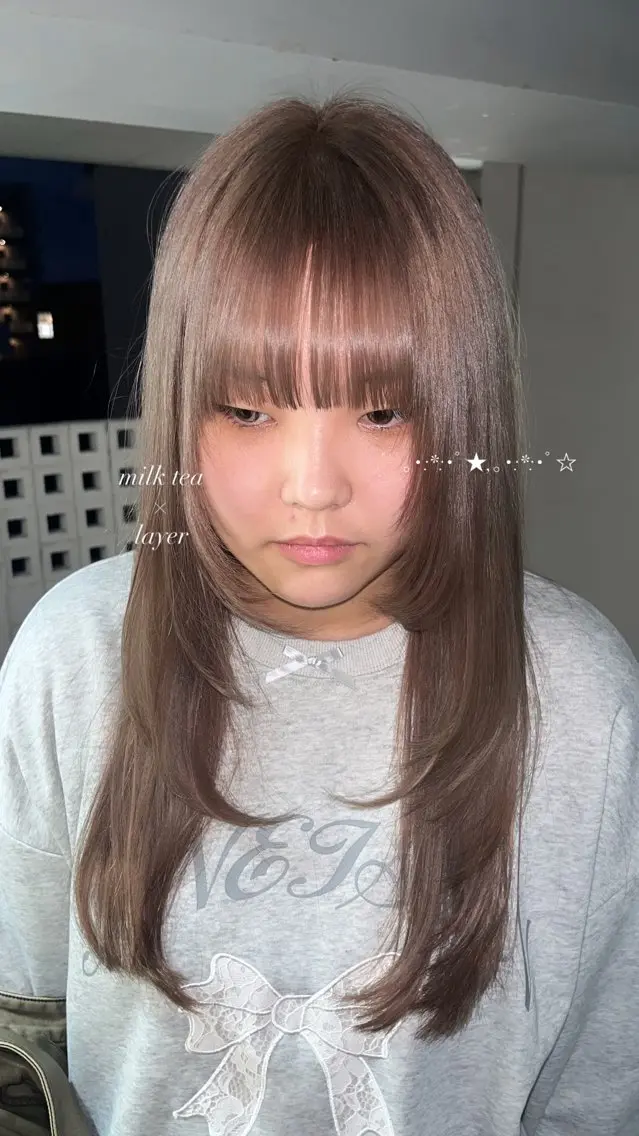 セミロング カラー ハイトーン/ゆるふわ 🧚𖥔ׁTOMO♡のヘアスタイル