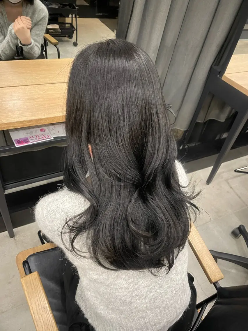 セミロング 伊藤 莉奈　韓国ヘアのヘアスタイル