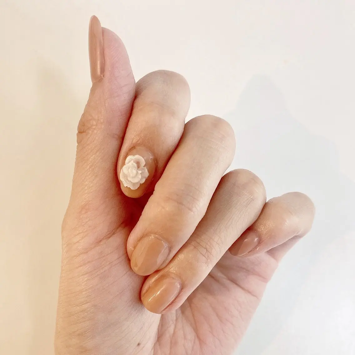 ネイル アートネイル フラワーネイル nail salon swaddle 🪽のネイルデザイン