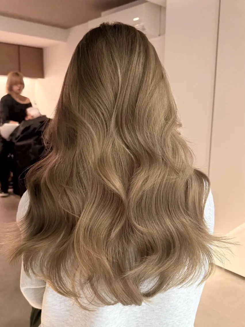 ロング カラー ベージュカラー ブリーチ ブラウンカラー ケアブリーチ カシス ヘアカラー 🎀韓国ヘア× 透明感カラー🎀正源のヘアスタイル
