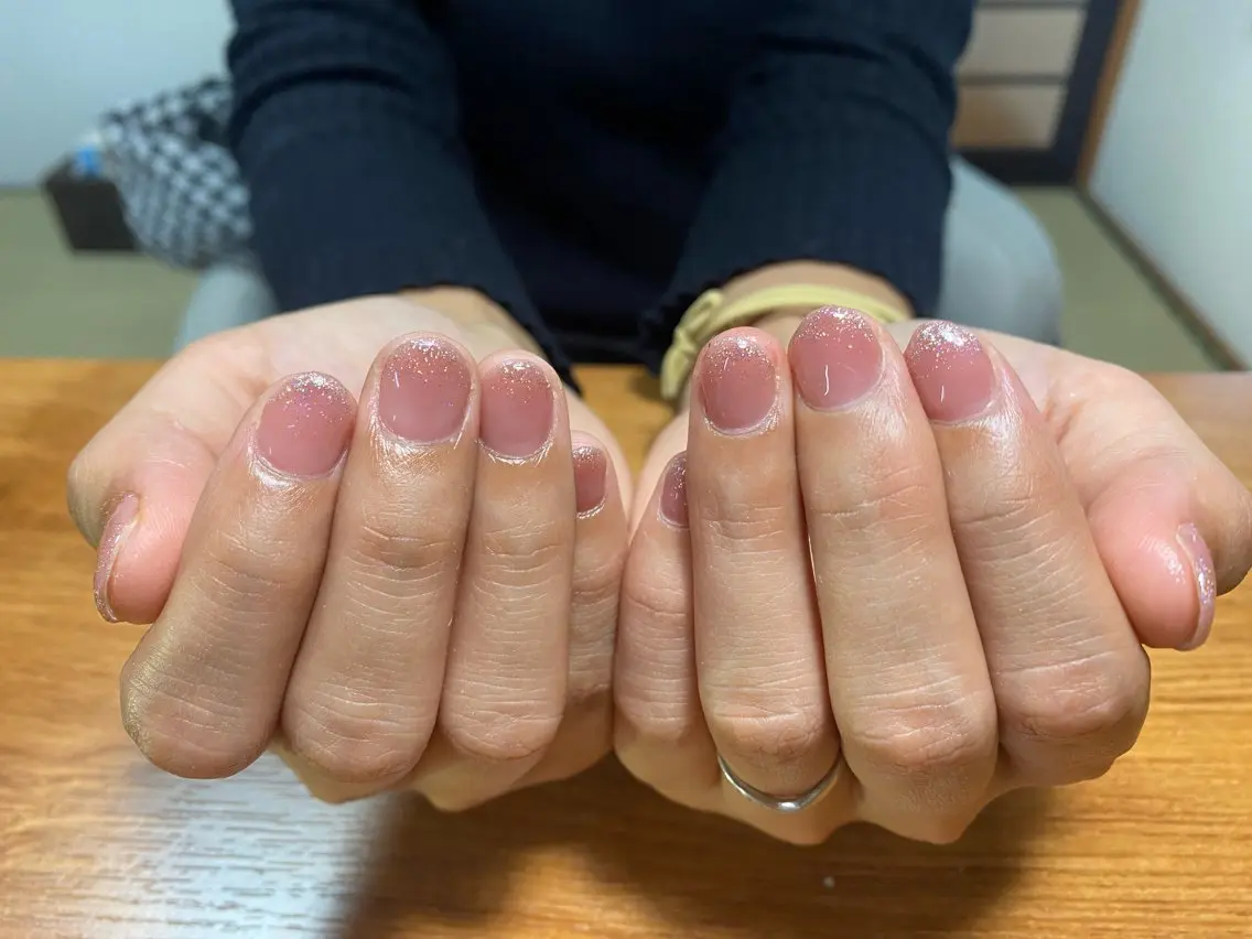 ネイル グラデーション ラメ(グリッター) ラメグラデーション 牧野 真都華のネイルデザイン