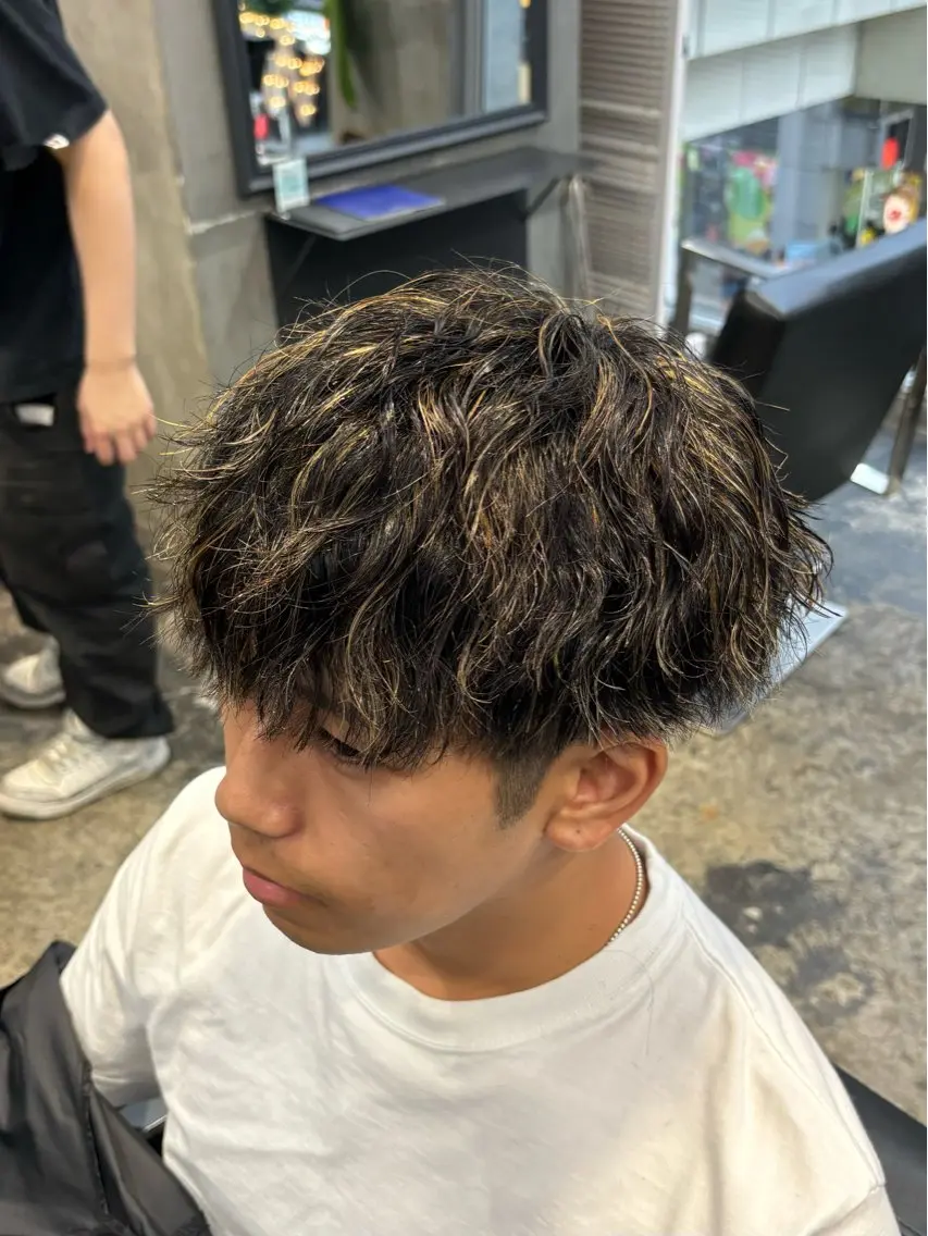 【カラーで遊びたい方へ✨️】カット＋ハイライト＋オンカラーの写真
