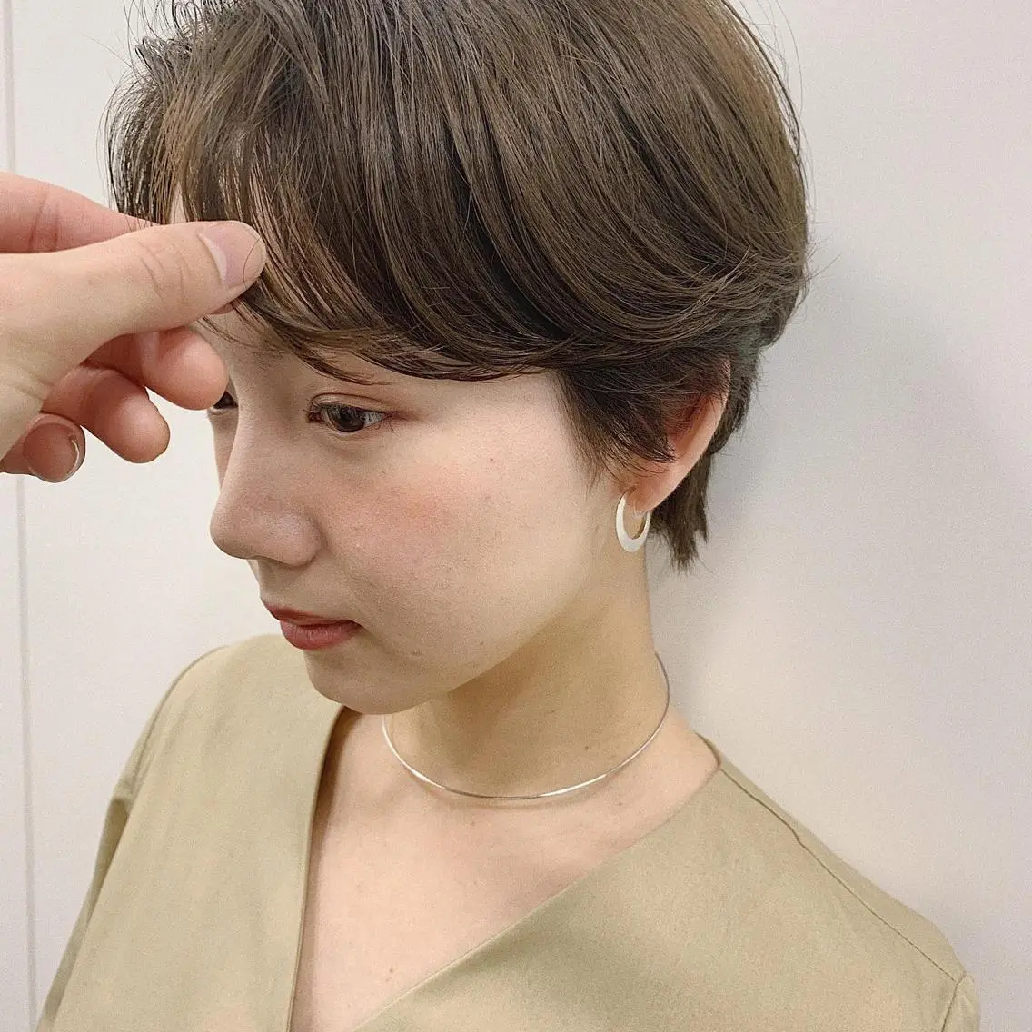 ショート カラー パーマ ヘアアレンジ ハンサムショート ショートヘア 小顔カット カット ヘアセット 松田 亮葉のヘアスタイル