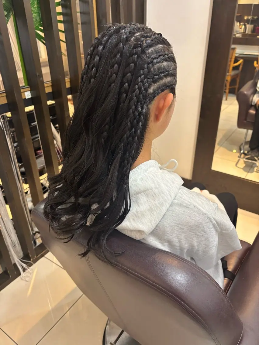 ステージで輝く⚡️⚡️❤️［コンテストなどのヘアセット］ダンスのイベント・大会などのアレンジの写真
