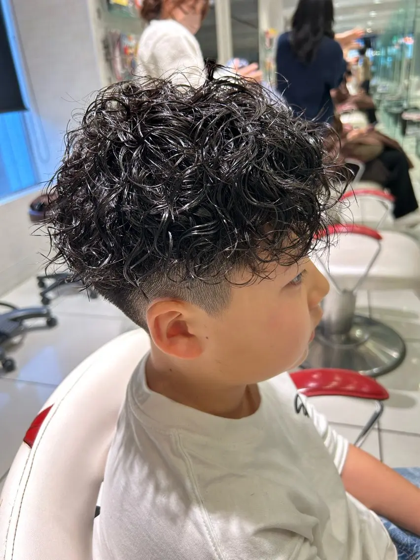 ミディアム パーマ キッズ ミディアムパーマ スパイラルパーマ カット パーマ トリートメント 小沼 正悟のヘアスタイル