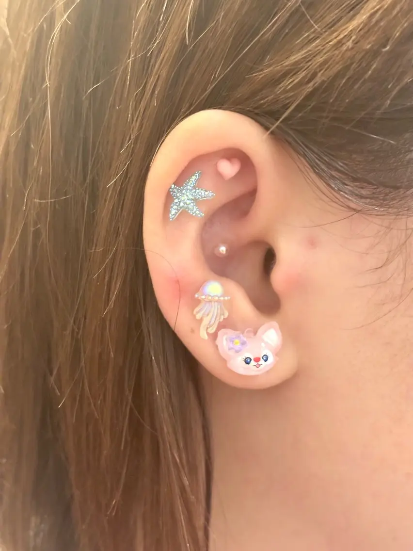 ミニモ学割U24🧑‍🎓耳つぼジュエリー15粒程度👂🎀パーツつけ放題✨（両耳合わせて最大12パーツ）の写真
