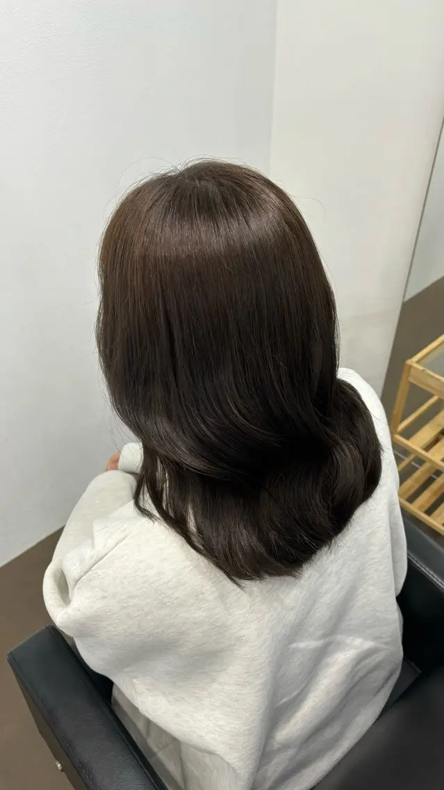 セミロング カラー ヘアカラー トリートメント 【ioe 岡本】 🎀NOKO🎀のヘアスタイル